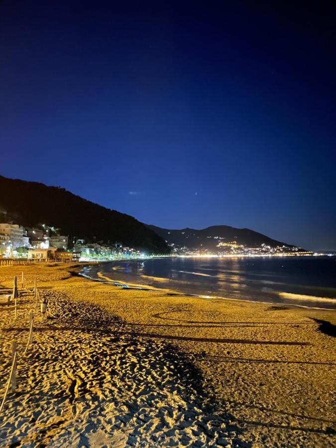 Hotel Del Golfo Laigueglia Buitenkant foto