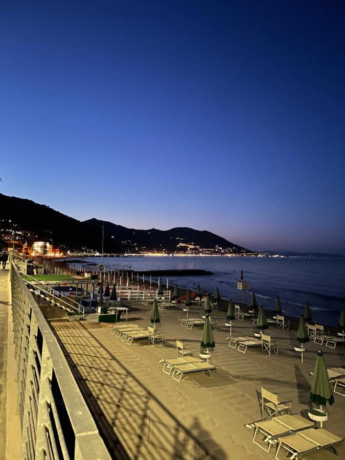 Hotel Del Golfo Laigueglia Buitenkant foto
